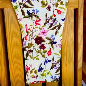 Land’s End Women Petite floral crops/capris